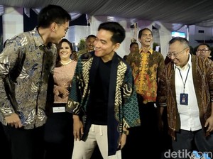Momen Mangkunegara X Tertawa Diminta Gibran Duduk di Kursi Wali Kota Solo