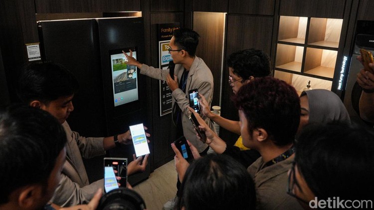Menikmati Pengalaman Smart Home Berbasis AI Menikmati Pengalaman Smart Home Berbasis AI