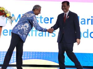 Momen Akrab Luhut Bareng Bos Microsoft
