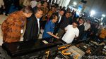 Momen Moeldoko Buka dan Keliling Booth PEVS 2024