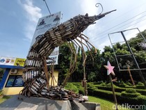 Knalpot Brong Disulap Jadi Monumen Udang, Jadi Ikon Baru Cirebon