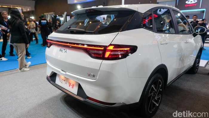 Neta V-II Meluncur di PEVS 2024, Harga Rp 200 Jutaan Neta V-II Meluncur di PEVS 2024, Harga Rp 200 Jutaan