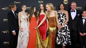 Foto: Jarang Terekspos, Putri Nicole Kidman & Keith Urban Eksis di Red Carpet
