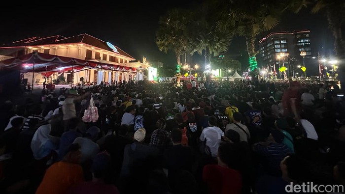nobar di Grahadi