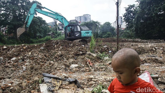 Normalisasi Kali Cilwung di Rawajati Jaksel Siap Digeber Pembebasan lahan untuk normalisasi Kali Ciliwung di RW 007 Rawajati, Jakarta, telah selesai. Proses normalisasi pun siap digeber.