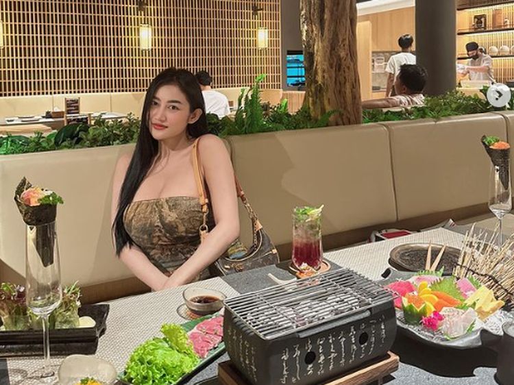Gaya Pamela Safitri yang Jadi Langganan Restoran Mewah