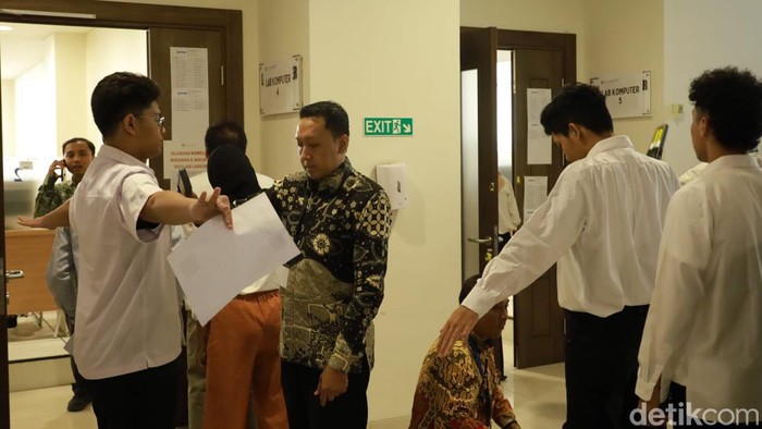 Pelaksanaan UTBK di Unair.