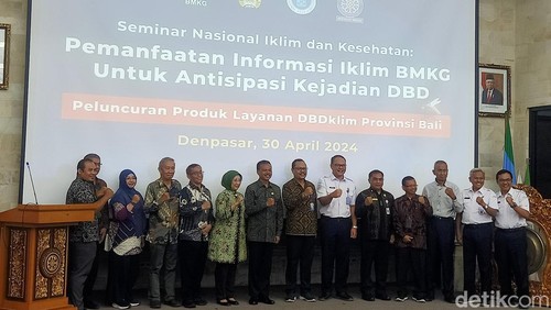 Peluncuran produk layanan DBDklim di Fakultas Kedokteran Universitas Udayana, Denpasar, Bali, Selasa (30/4/2024). (Ni Made Lastri Karsiani Putri/detikBali)