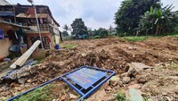 Sebelumnya, Balai Besar Wilayah Sungai Ciliwung Cisadane (BBWSCC) Kementerian PUPR mengungkap proyek normalisasi Kali Ciliwung kembali dilanjutkan tahun ini. BBWSC menargetkan proyek normalisasi dikerjakan sepanjang 500 meter.