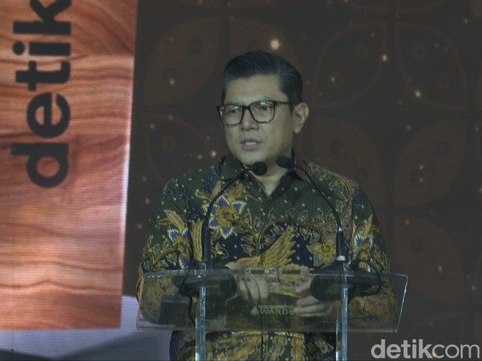 Pemimpin Redaksi detikcom, Alfito Deannova Ginting, saat menyampaikan sambutan di acara detikjateng-jogja Awards 2025 di Hotel Padma, Semarang, Selasa (30/4/2024).