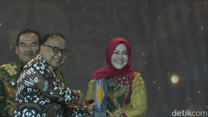 Pemkab Klaten mendapatkan penghargaan detikjateng-detikjogja Awards, Selasa (30/4/2024).