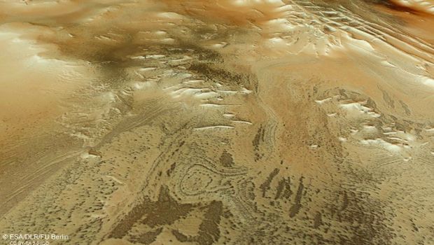 Penampakan ratusan 'laba-laba' di Mars
