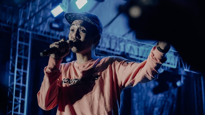 Penampilan Sheila On 7 di salah satu konsernya.