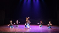 Di teater kecil terdapat penampilan tari zapin sigam (japin sigam) dan tari seribu bintang. (Foto: Luthfi Zian Nasifah/detikEdu)