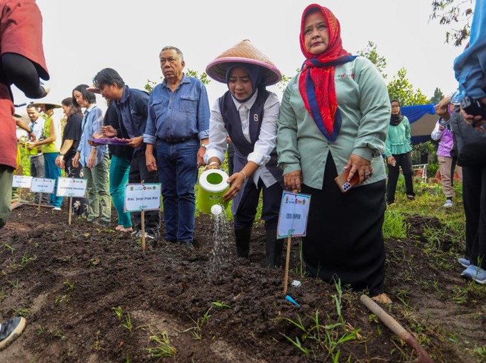 Penanaman Buruan Sae Kota Bandung