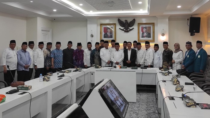 Penandatanganan Komitmen KBIHU
