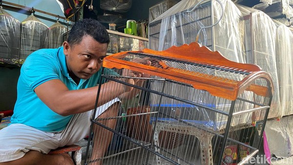 Menilik Produksi Sangkar Burung Surabaya
