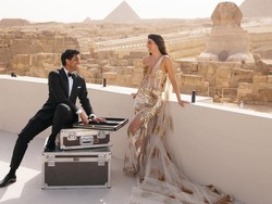 8 Potret Pernikahan Megah Miliarder & Mantan Pegulat, Piramida Mesir Jadi Saksi