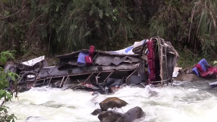Bus Terbalik Dan Jatuh ke Sungai di Peru, 25 Orang Tewas-13 Luka