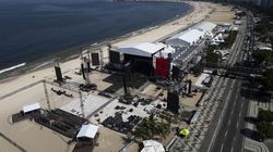 Potret Persiapan Jelang Konser Gratis Madonna di Pantai Brasil Potret Persiapan Jelang Konser Gratis Madonna di Pantai Brasil
