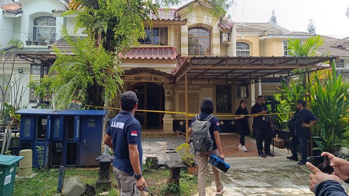 Puslabfor Olah TKP Home Industry Narkoba Sinte di Sentul Bogor