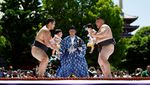 Ritual Unik Bayi Sumo Menangis di Jepang