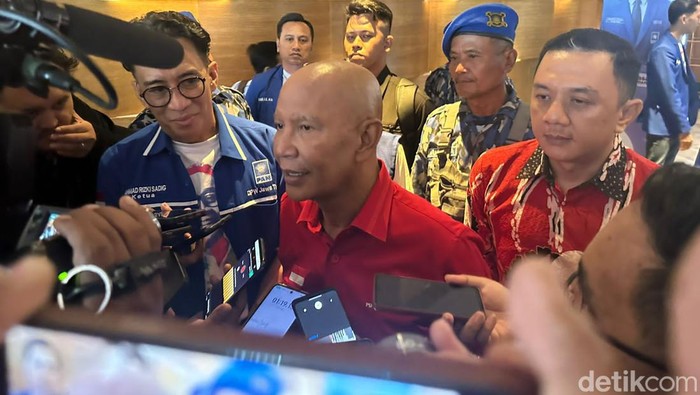 Said Abdullah saat menghadiri halalbihalal PAN Jatim di Surabaya