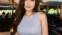 Nama Salshabilla Adriani ramai jadi perbincangan usai diisukan menjadi orang ketiga di hubungan Rizky Nazar dan Syifa Hadju. Foto: Instagram @salshabillaadr
