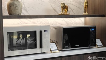 Samsung Experience Lounge juga memajang microwave. Foto: Adi Fida Rahman/detikINET