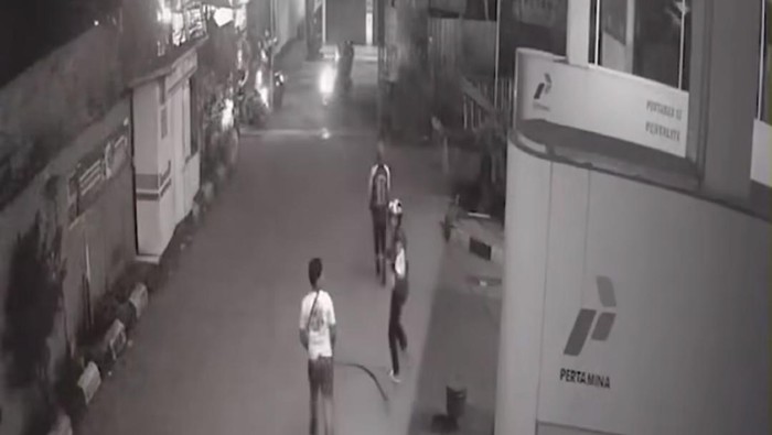 Petugas SPBU di Bogor Menjadi Sasaran Serangan Brutal Geng Bersenjata Tajam
