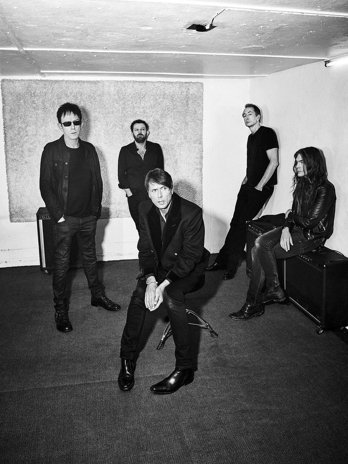 Suede jadi penampil di The 90s Festival 2024.