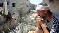 Bangunan-bangunan yang dulunya tertata rapi kini hancur berantakan akibat serangan Israel.