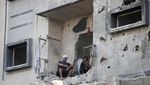 Pilu Warga Gaza di Tengah Puing Bangunan Sisa Serangan Israel