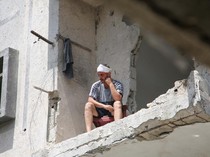 Pilu Warga Gaza di Tengah Puing Bangunan Sisa Serangan Israel