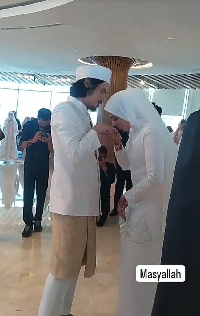 Virzha sendiri tampaknya cukup tertutup dengan masalah asmaranya. Hingga saat ini ia pun belum terlihat mengunggah momen pernikahannya bersama Sausan di media sosial pribadinya. Foto: TikTok/@mrsfunny