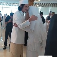 Sausan Sabrina sendiri rupanya pernah menjajal dunia perfilman tanah air. Ia pernah membintangi salah satu film yang disiarkan melalui kanal YouTube, berjudul Song of Hyena. Foto: TikTok/@mrsfunny