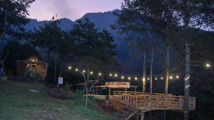 Wisata baru di Pasuruan: Jendela Langit Prigen.