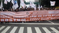 Aksi ini diikuti oleh Partai Buruh.