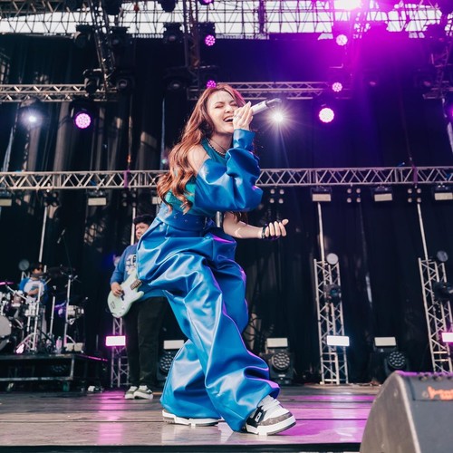 Aksi panggung Mahalini. (Tangkapan layar Instagram @mahaliniraharja)