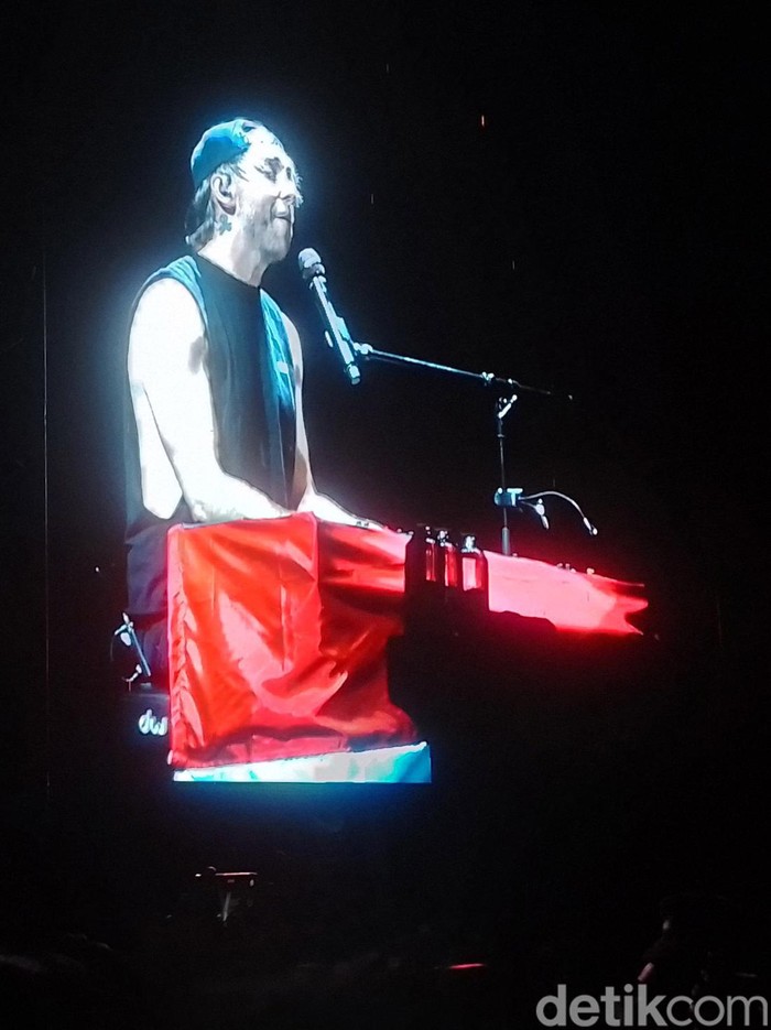Konser All Time Low digelar di Tennis Indoor Senayan, Jakarta, pada Selasa (30/4/2024).