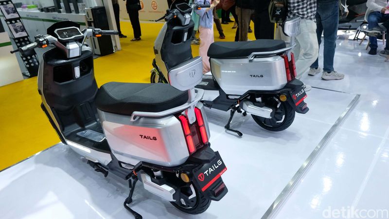 Produsen asal China TAILG meramaikan pasar motor listrik di Indonesia. TAILG meluncurkan 3 skutik listriknya.