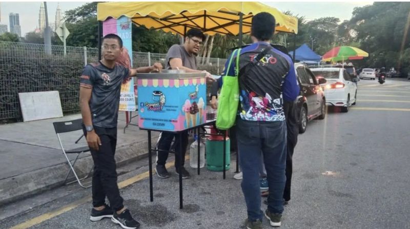 Dulu Jadi Tukang Troli di Pasar, Pria Ini Kini Sukses Jual Es Krim