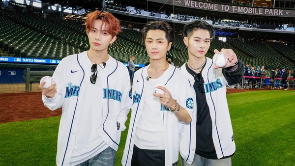 Pesona Heesung, Jay, dan Niki ENHYPEN di Lapangan Bisbol