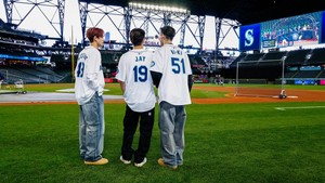 Mereka sempat melihat proses latihan Seattle Mariners dan mengelilingi stadion. (Foto: dok. Seattle Mariners)