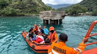 Basarnas Manado mengevakuasi sekitar 109 orang warga yang terdampak erupsi Gunung Ruang itu dengan menggunakan KN SAR Bima Sena.