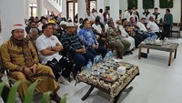 Bersamaan dengan halalbihalal FPMM, Umar juga menghadirkan dua pemuda Maluku yang sempat mengalami miss komunikasi terhadap sesuatu hal, yang dikhawatirkan akan menimbulkan konflik yang lebih jauh lagi.