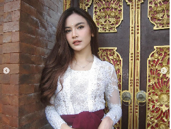 8 Pesona Mahalini Pakai Kebaya, Gadis Bali Calon Istri Rizky Febian