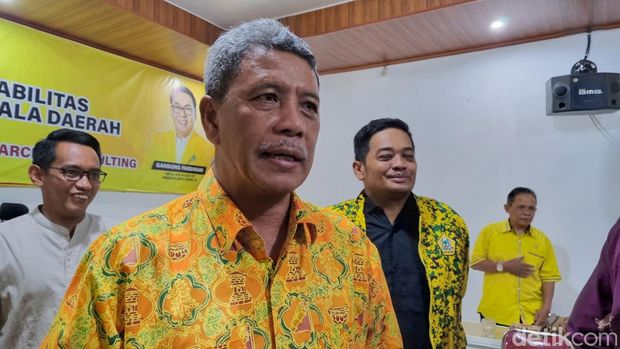Ketua DPP Partai Golkar Bidang Pemenangan Pemilu Jateng-DIY, Iqbal Wibisono saat memberikan keterangan Rabu (1/5/2024).