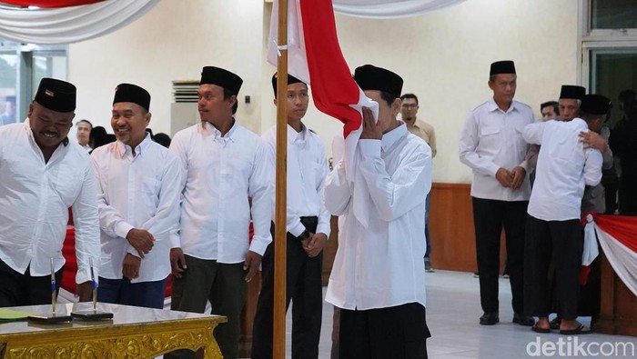 Gubernur Jambi Al Haris saat saksikan ikrar setia eks jaringan JAS dan JAD