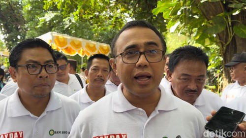 Wali Kota Denpasar I Gusti Ngurah Jaya Negara di peringatan Hari Buruh 2024, Taman Kota Lumintang, Denpasar, Rabu (1/5/2024). (Desak Made Diah Aristiani / detikBali)